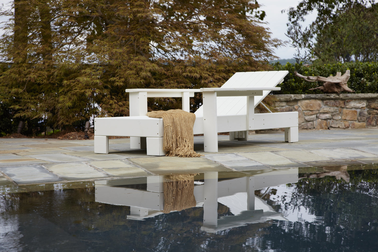 Chat Adjustable Chaise Lounge
