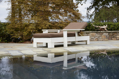 Chat Adjustable Chaise Lounge